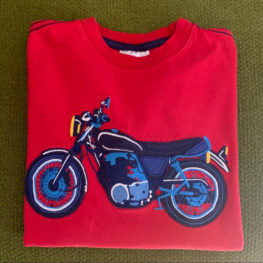 Boys Hanna Andersson red motorcycle appliqué T-shirt size 130 / size 8